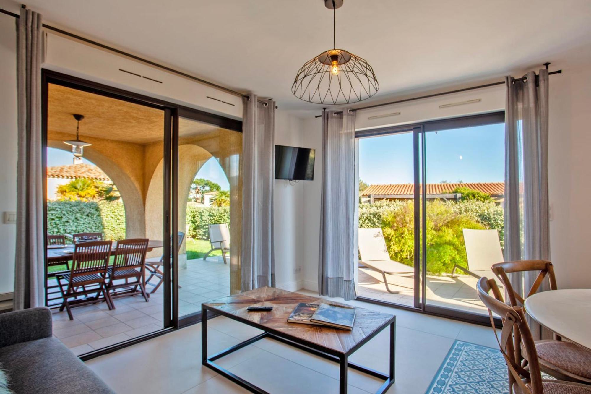Location De Vacances Olivier Jardin Privatif Et Piscine Chauffee Partagee Calvi  Dış mekan fotoğraf