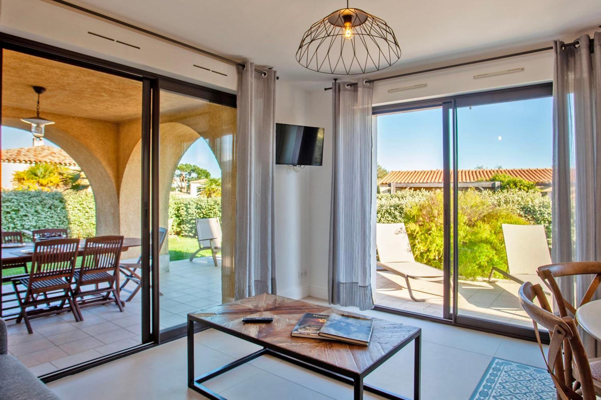 Location De Vacances Olivier Jardin Privatif Et Piscine Chauffee Partagee Calvi  Dış mekan fotoğraf
